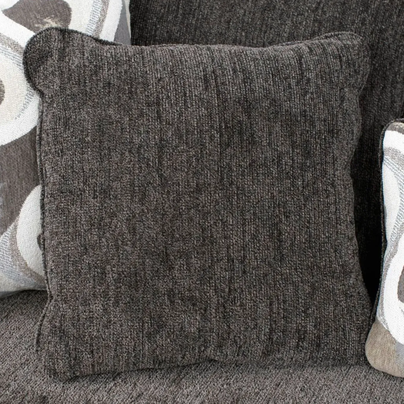 Carson Loveseat