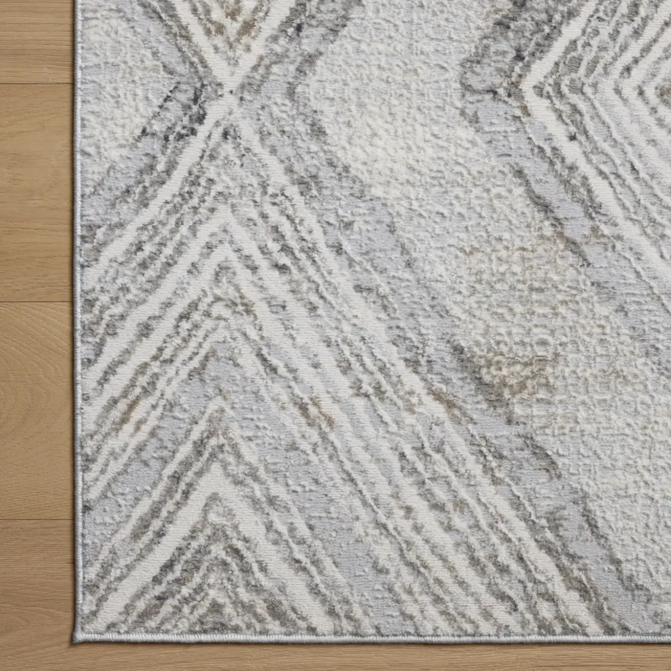 Hennings Area Rug