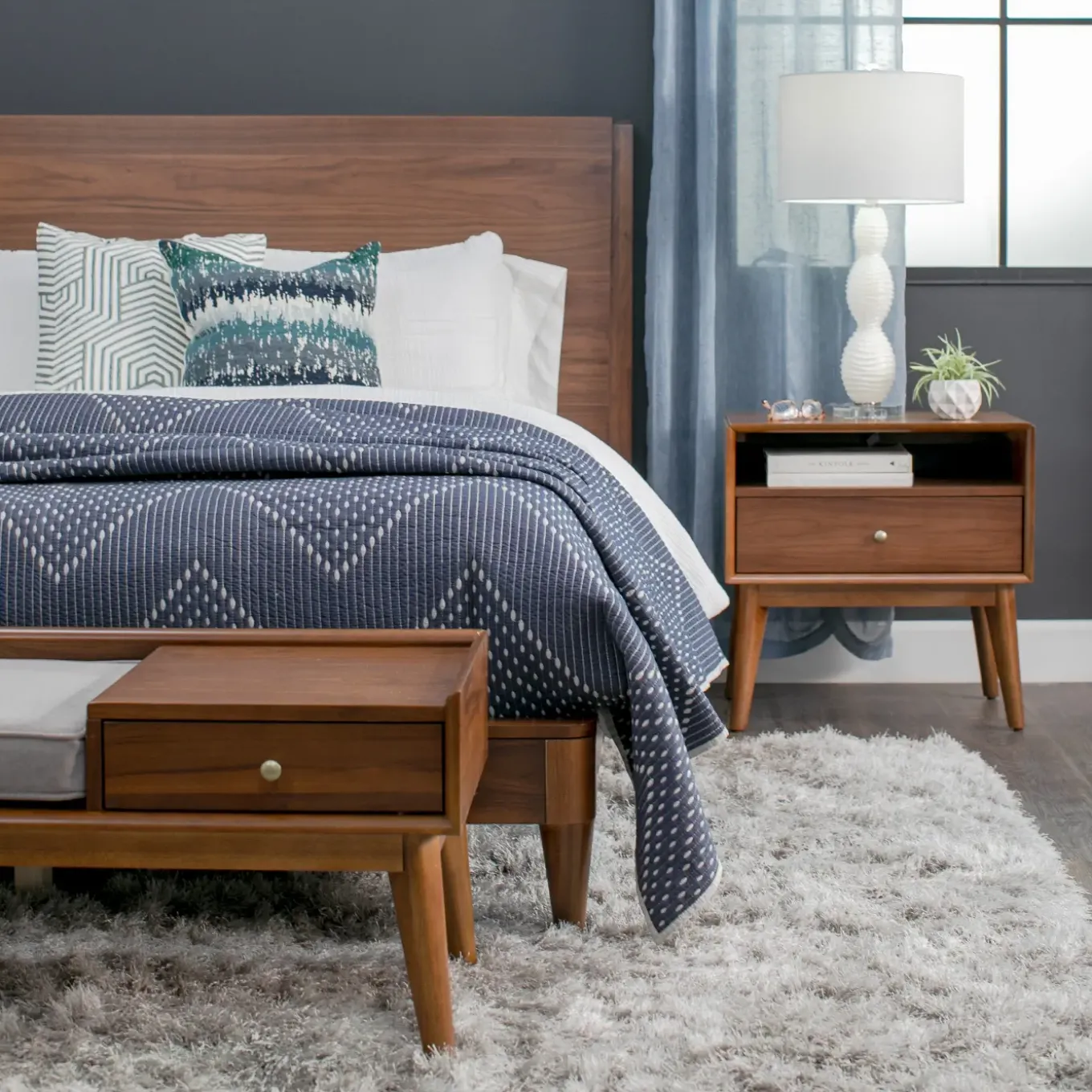 Minetta Eastern King Panel Bed
