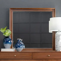 Minetta Mirror