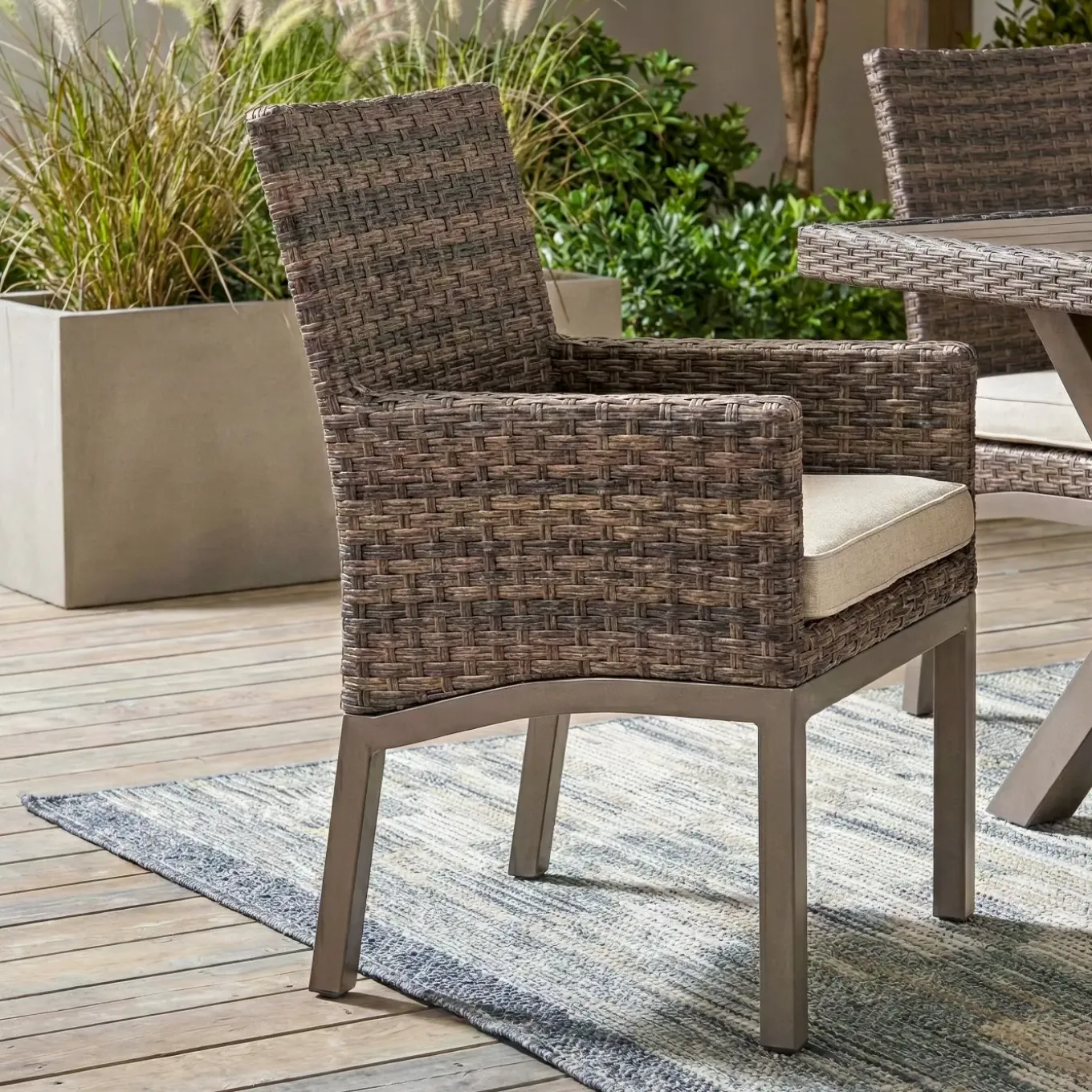 Puerto Nuevo Outdoor Dining Set